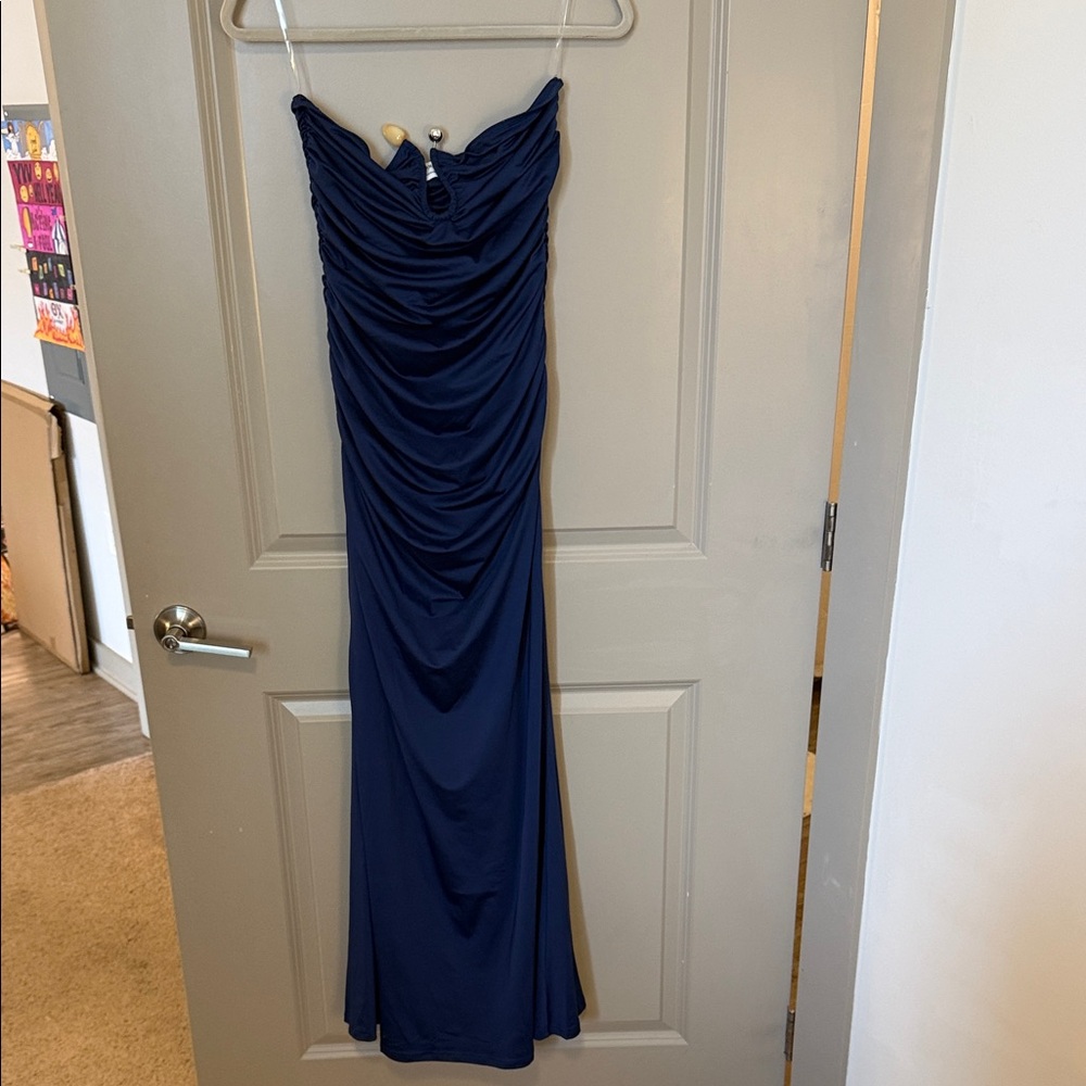 Elegant Navy Blue Evening Gown